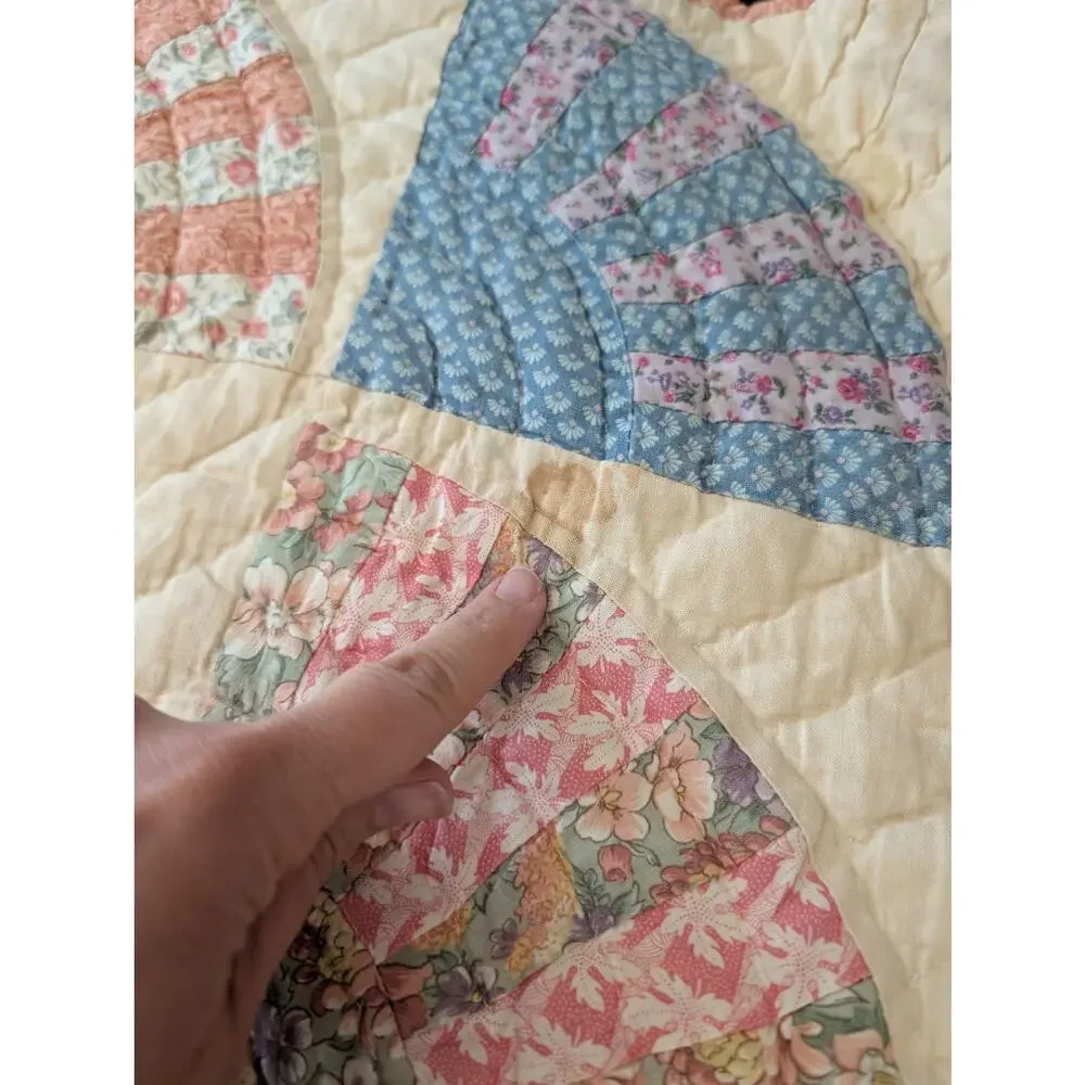 Vintage Seashell Fan Quilt Hand Stitched Scalloped 98x75 Bedspread ARCH QUILT NY